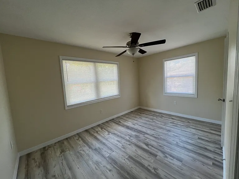 1430 W Rambla St — Photo 5