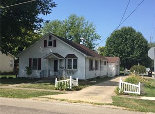 1202 B St, Charleston, IL 61920