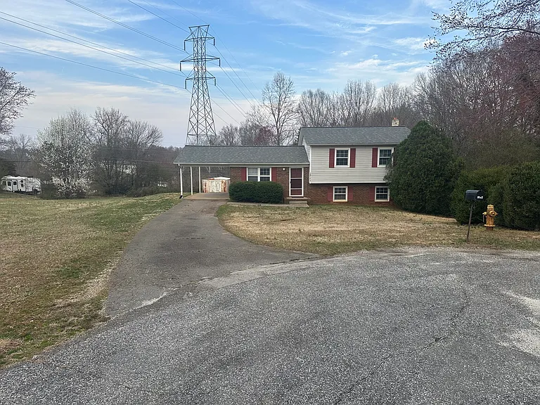 1711 Rose Hill Ct — Photo 2
