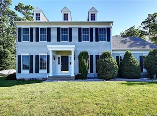 16 Island View Ter, East Hampton, CT 06424