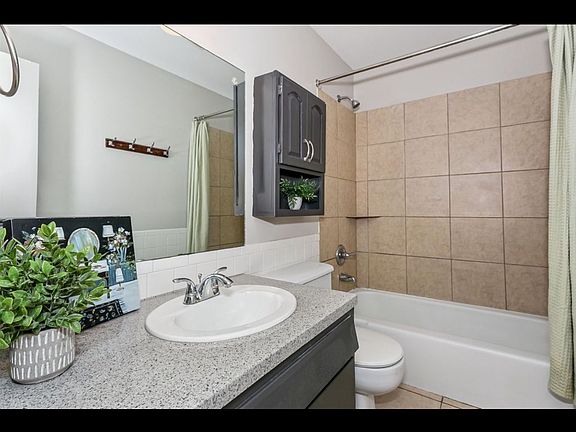 5th image of 534 N Richmond Ave #534
