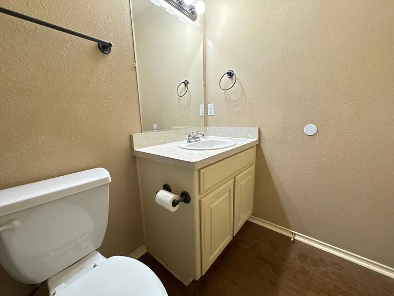 2725 Lovers Ln — Photo 27