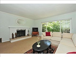 4th image of 638 E 17th Ave E