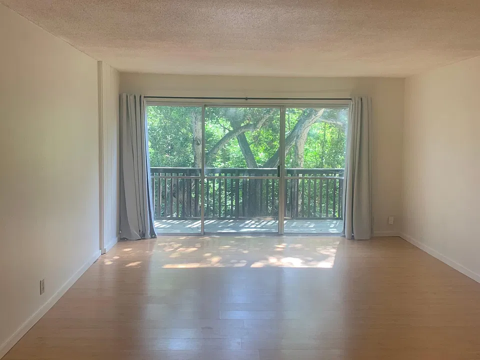 2727 Miradero Dr #206