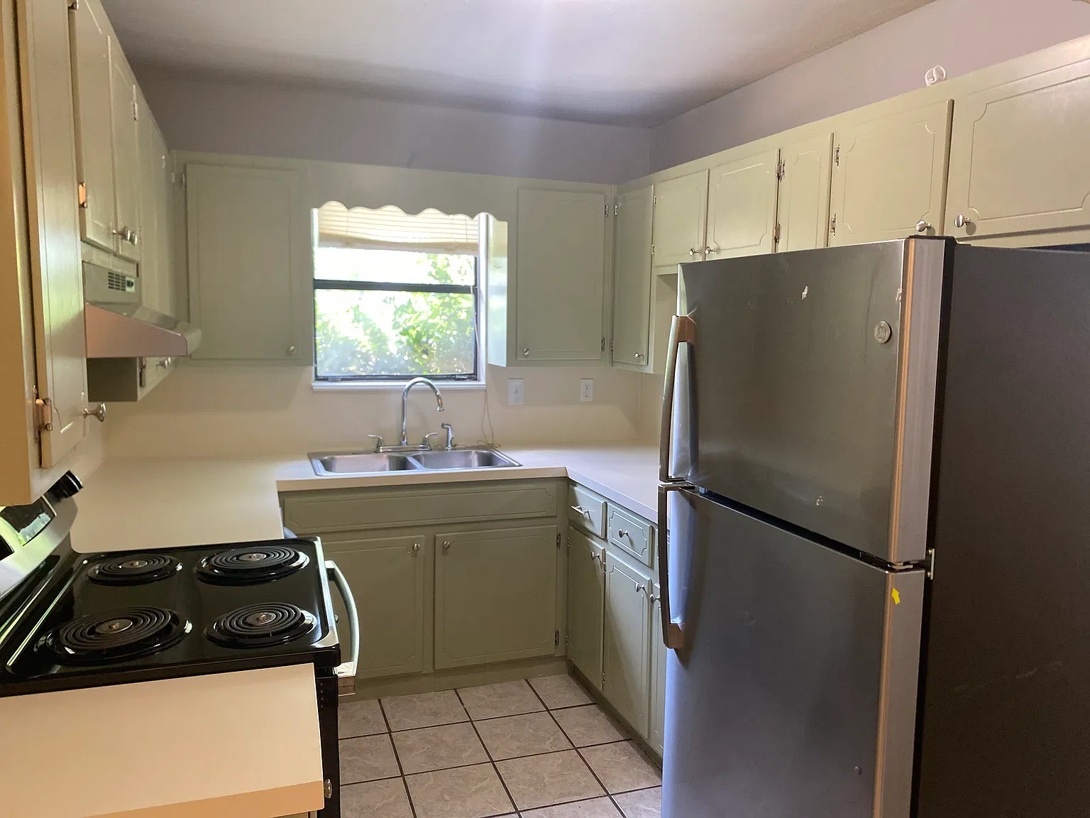 2 bed, 1.5 bath, 1000 sqft, $1,400 — Photo 2