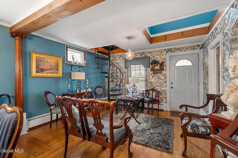 5th image of 321 Glen Avenue