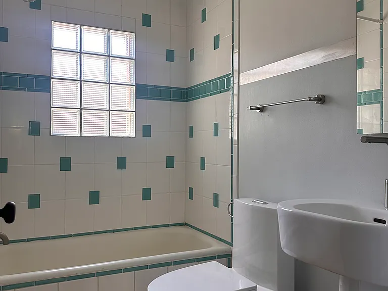 229 E Coronado Rd — Photo 15
