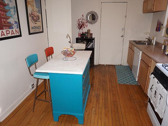 3rd image of 2203 W Erie St APT 02R