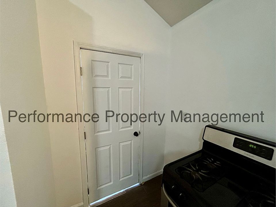 1st image of 728 Lincoln St #B