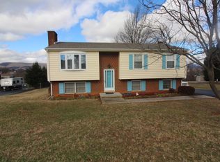 2301 Karen Dr, Salem, VA 24153