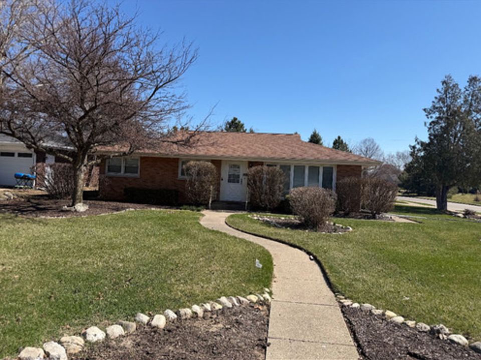 1st image of 921 Northfield Dr