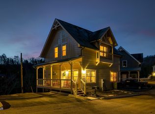 916 Osprey Way, Pigeon Forge, TN 37863