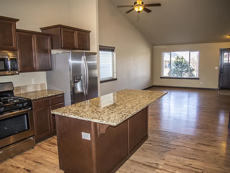7719 N Goodwater Loop — Photo 6