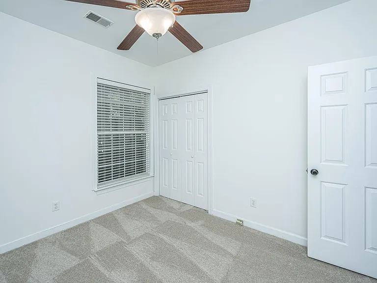 1476 Belcourt Ln — Photo 26