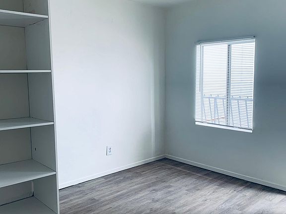 5th image of 50 Navy St #5