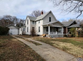 1821 SW Lane St, Topeka, KS 66604