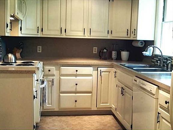 4th image of 3805 Devon Dr