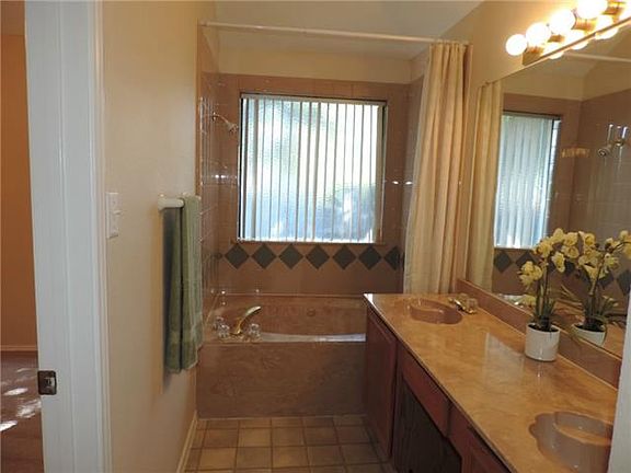 5th image of 3615 Riverhead Dr