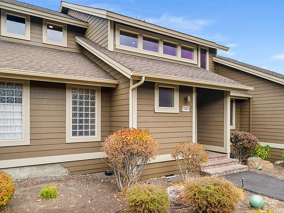 3rd image of 1302 Highland View Loop