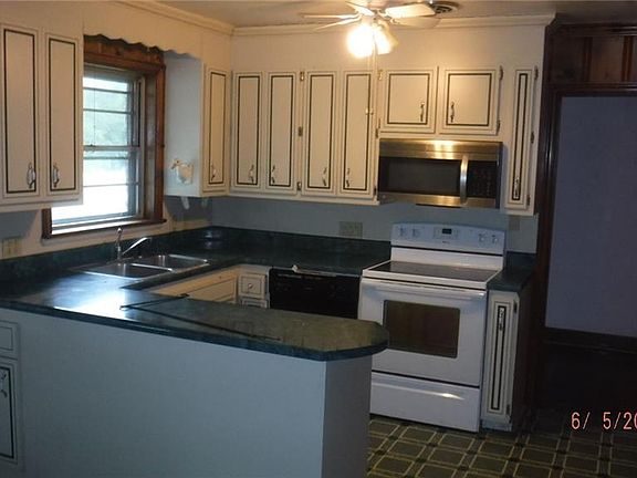 4th image of 1403 Dinwiddie Ave