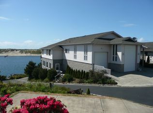 13 Wild Winds St, Florence, OR 97439