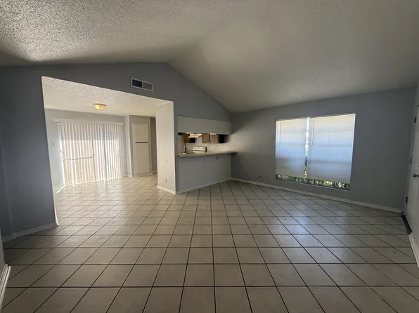 102 Cockerham St APT B, Kyle, TX 78640