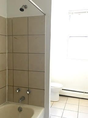 5th image of 2712 Woodburn Ave APT 1