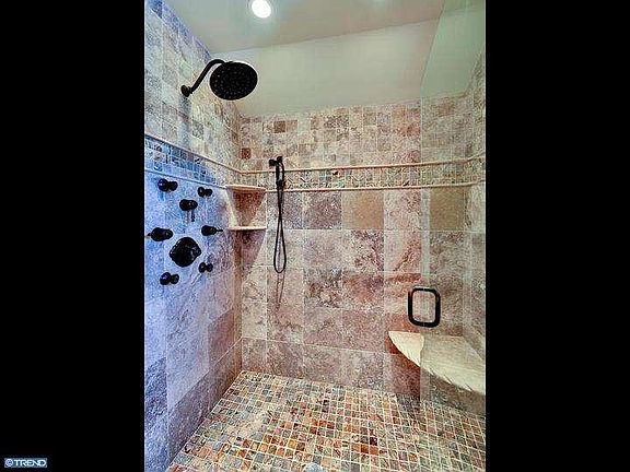 5th image of 155 Ramblewood Dr