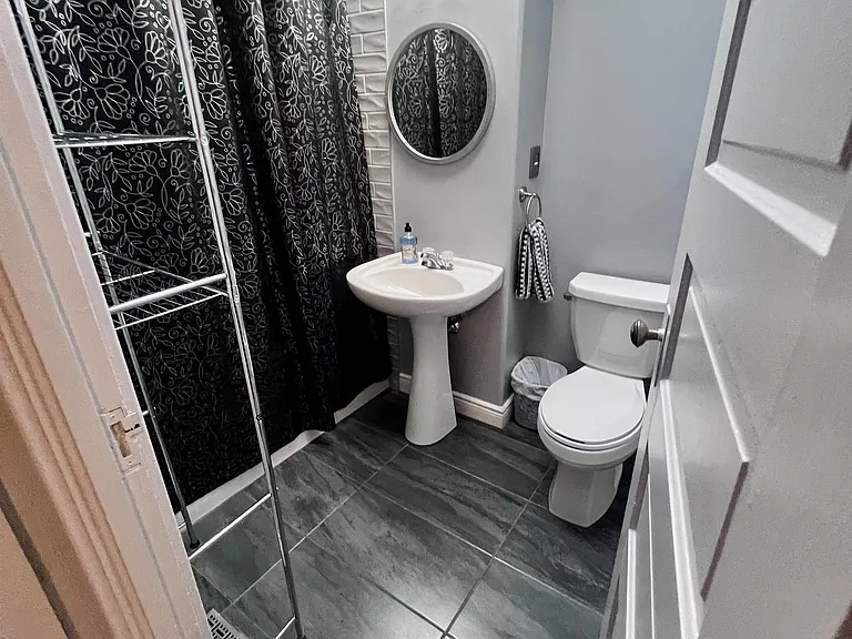 1292 Argyle Rd — Photo 3