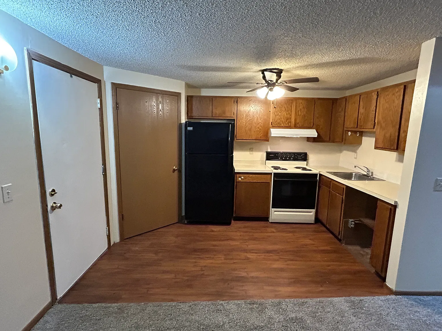 2 bed, 760 sqft, $950 — Photo 2