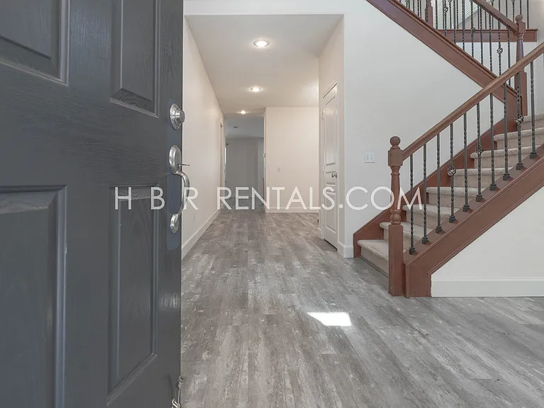 1825 Saint Moritz Ct — Photo 5