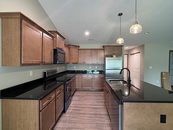 3rd image of 206 Lakeside Dr #206