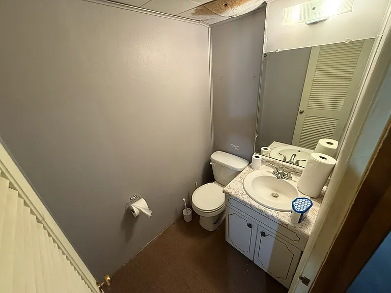 1322 S 32nd St — Photo 18
