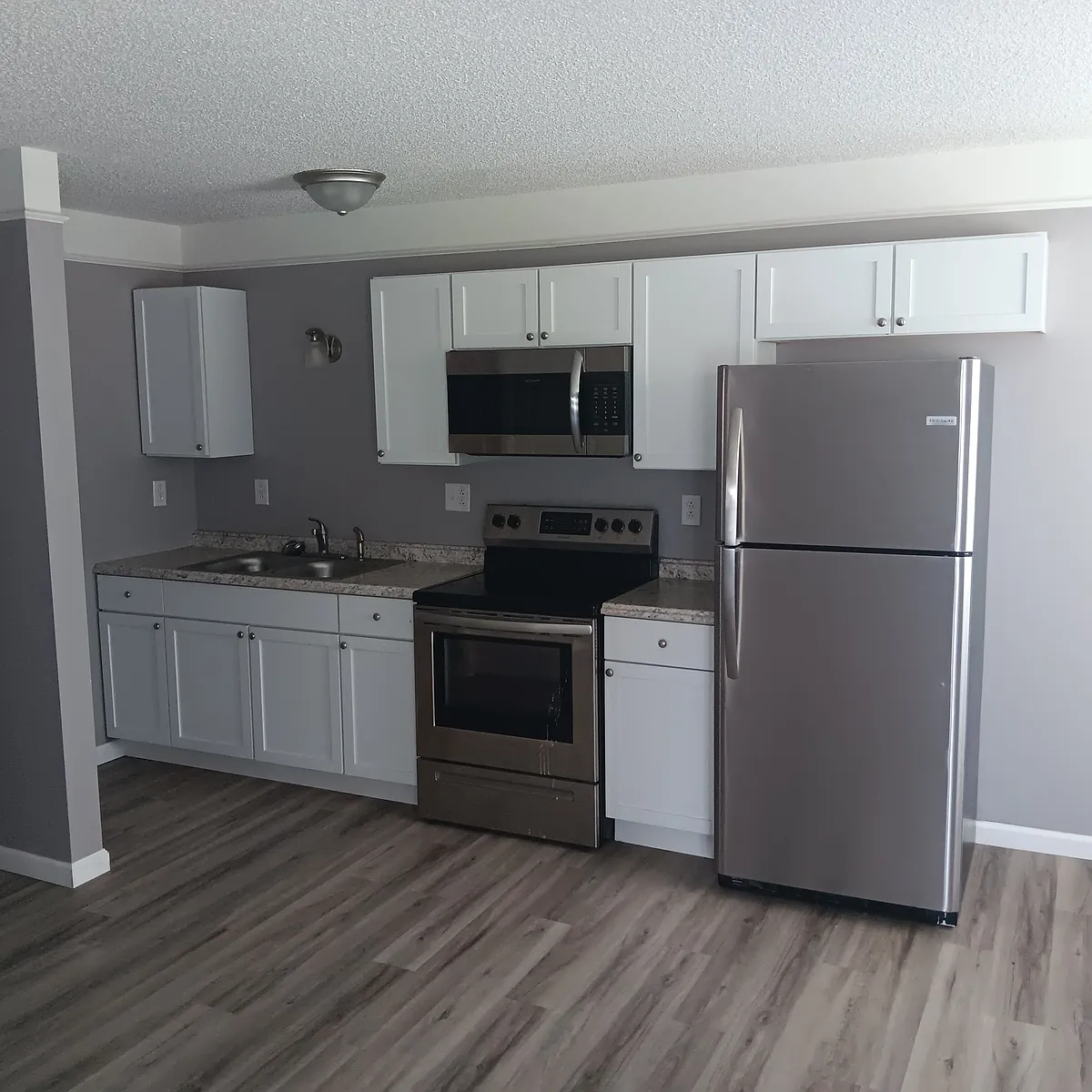 Building Photo - 310 E Saint Louis St #5