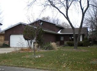 122 California Ave, Elyria, OH 44035