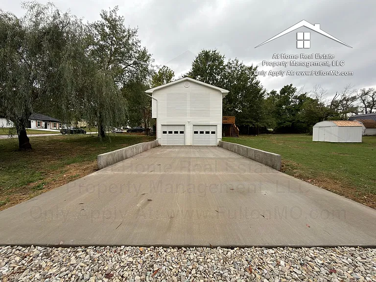 1 Locust Ln — Photo 34