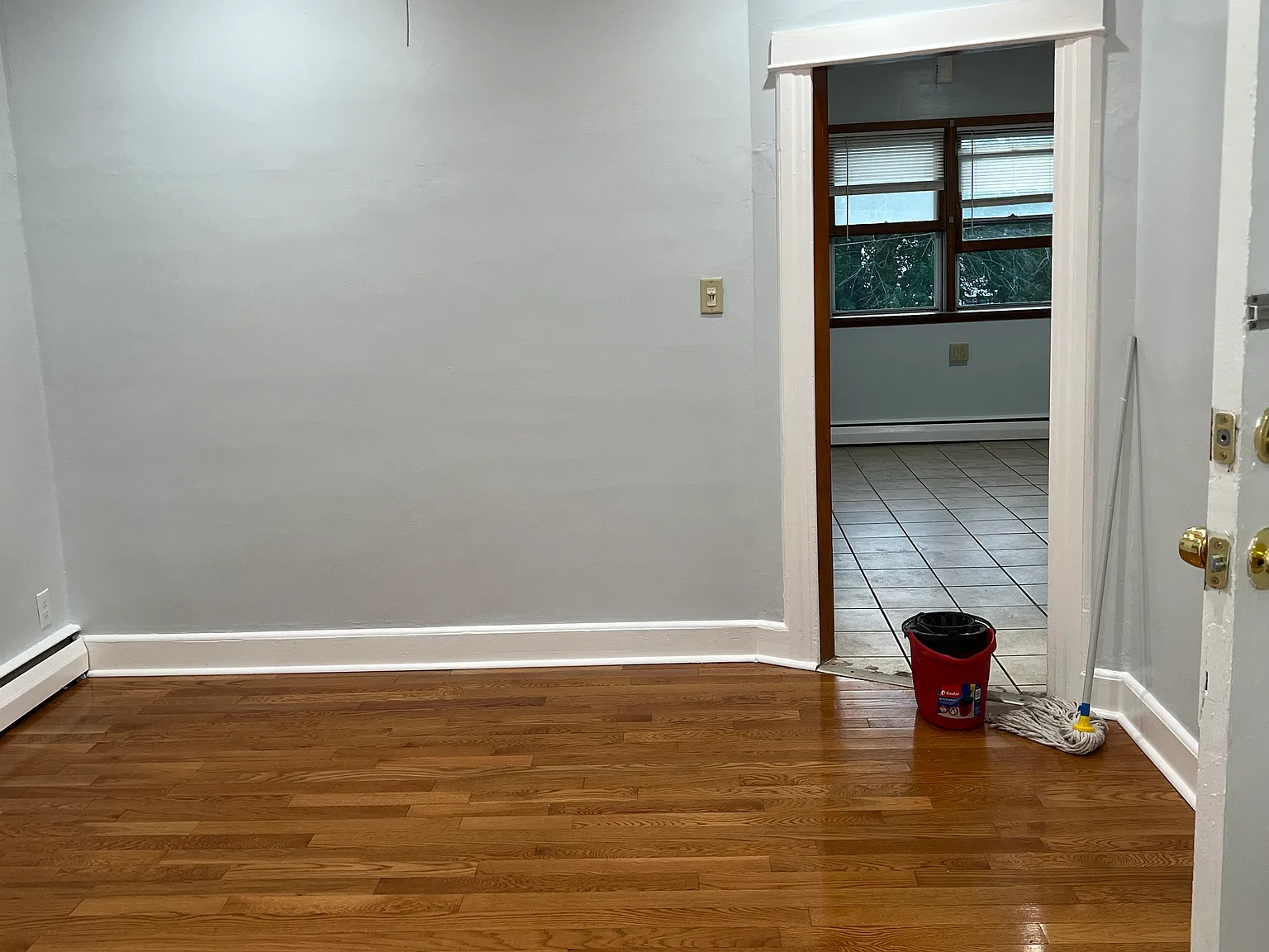 3 bed, $2,000 — Photo 2