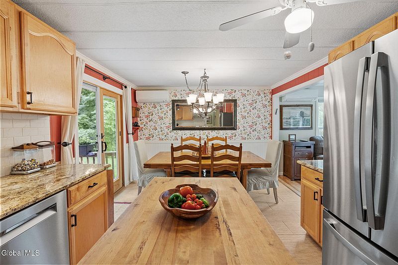 5th image of 38 Green Acres Road