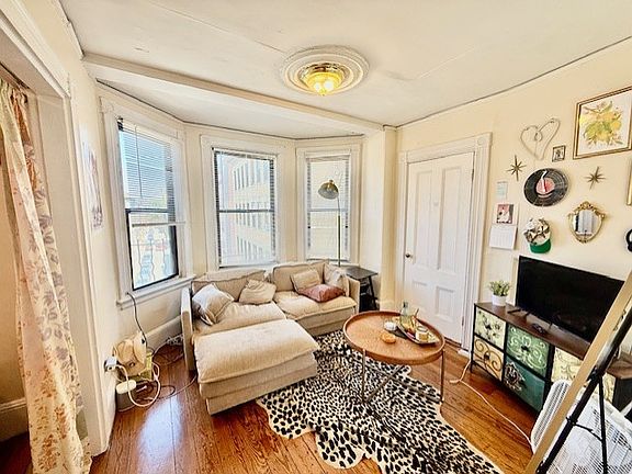 2nd image of 20 Stillman St APT 4F