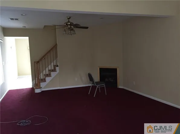 22B N Whittier St, Carteret, NJ 07008