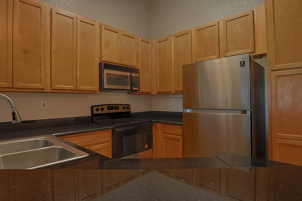 2 bed, 2.0 bath, 960 sqft, $1,950 — Photo 3