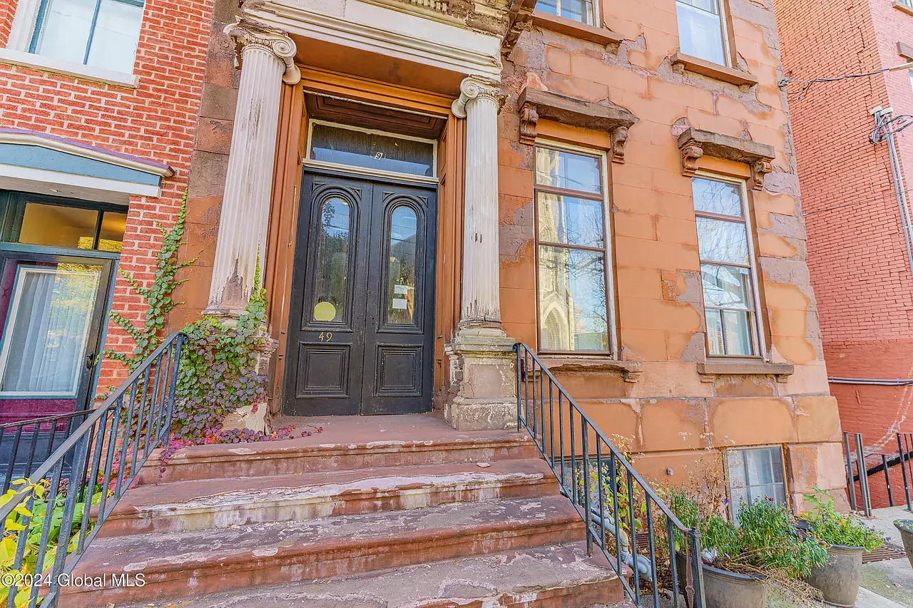 49 Ten Broeck St — Photo 4