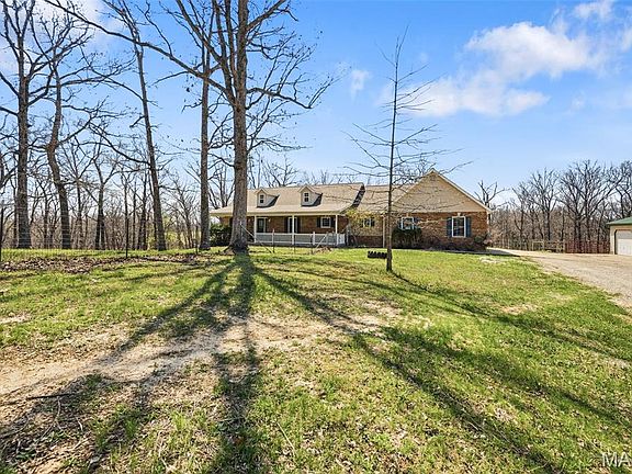 2nd image of 724 River Trails Rd