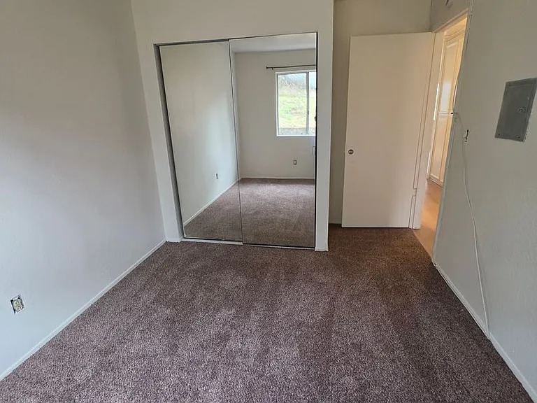 5311-5315 Santa Margarita St — Photo 12
