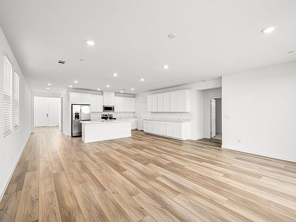 7 web or mls Lennar 3644 Misty Dusk Ave 07