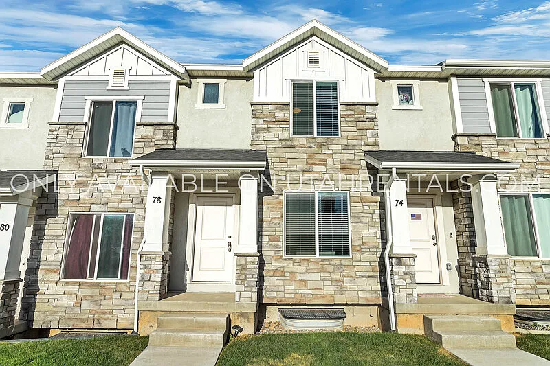 2 bed, 1.5 bath, 1572 sqft, $1,450 — Photo 2