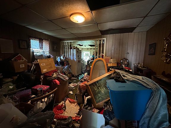 5th image of 212 W Water St
