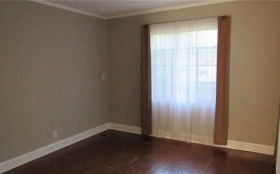 4th image of 4202 1/2 Avenue C