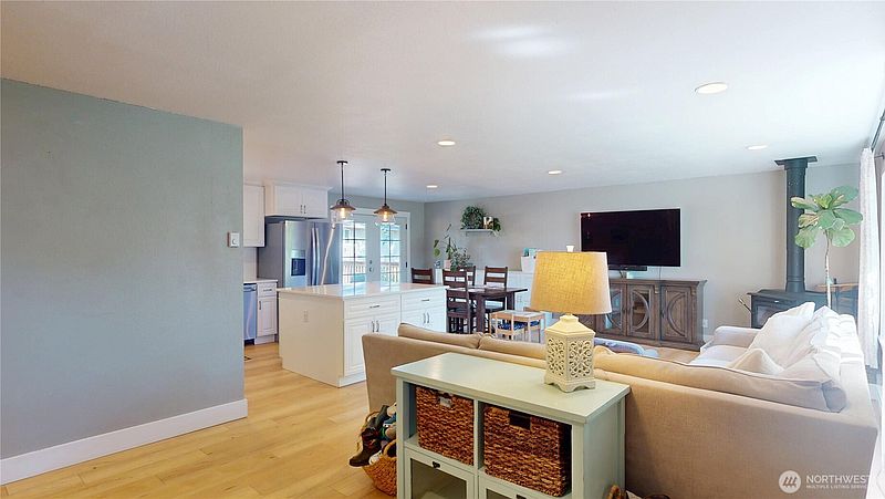 4th image of 3000 NE 73rd Street
