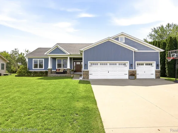 10180 Deere Dr, Davison, MI 48423